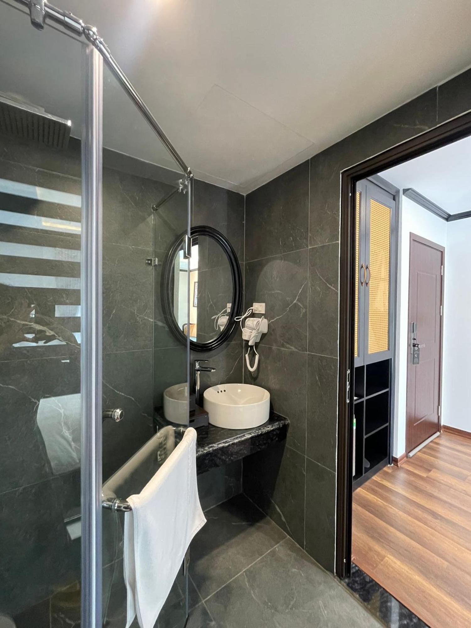 Aquarius Premium Hotel Hanoi Dış mekan fotoğraf